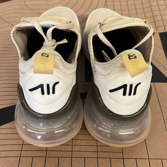 NWOB- Nike Air Max 270 GOLD - Picture 4 of 10